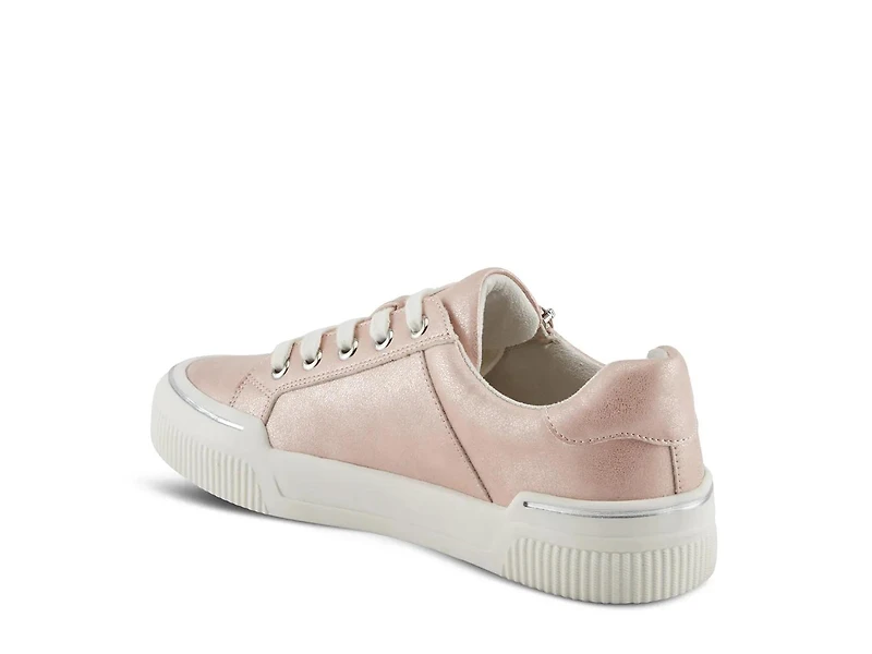 Darah Sneaker