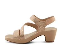 Yadiel Sandal