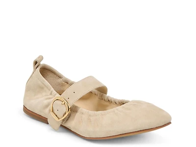 Caely Mary Jane Flat