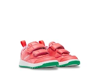 Weebok Clasp Low Sneaker
