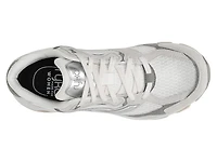 Devotion X TR 2 Lifestyle Sneaker