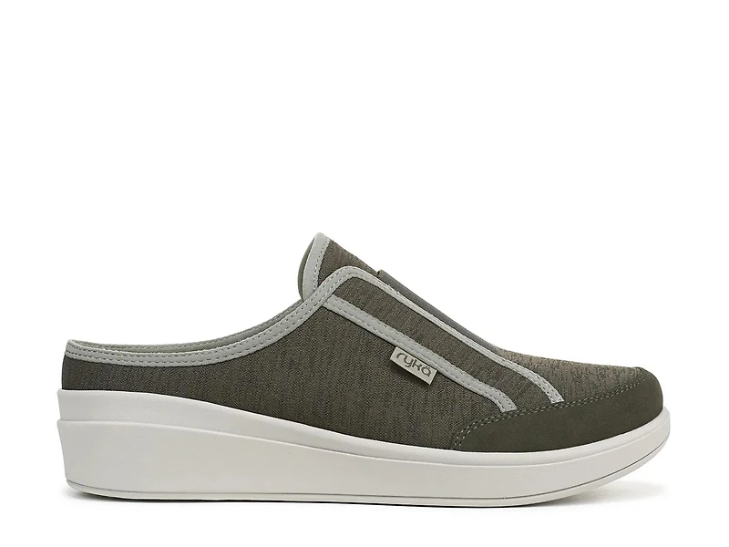 Lounge Slip-On