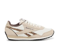 Classic AZ Sneaker - Women's