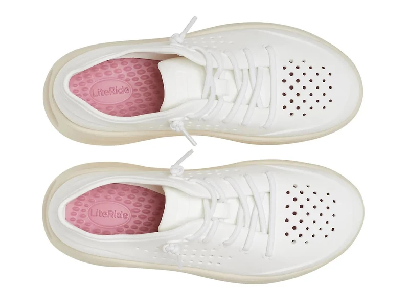 InMotion Pacer Sneaker