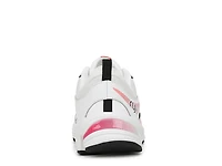 Invoke 2 Walking Sneaker