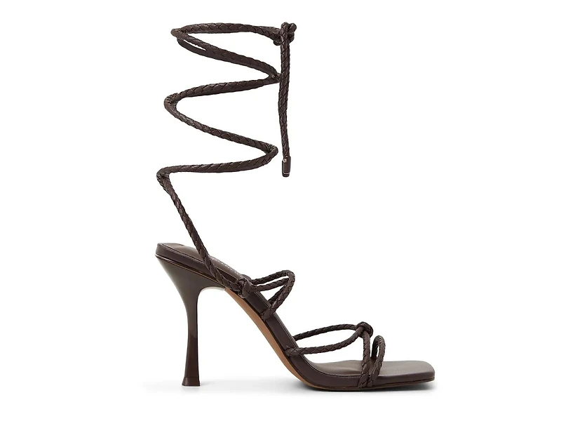 Adriaana Sandal