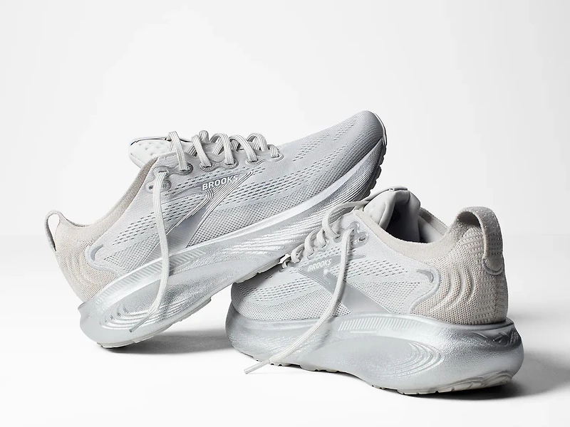 Adrenaline 25 Running Shoe