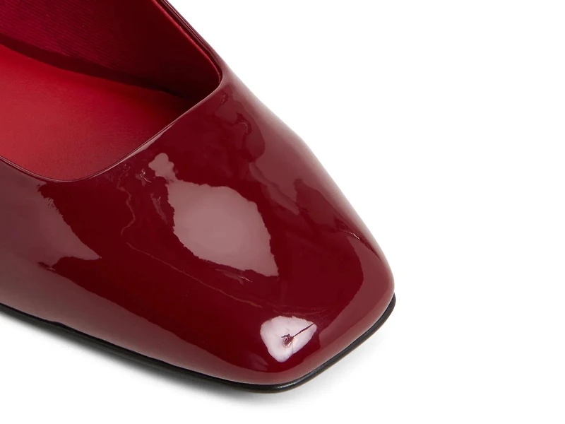 Kristyn Mary Jane Flat