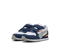 ST Runner v4 Sneaker