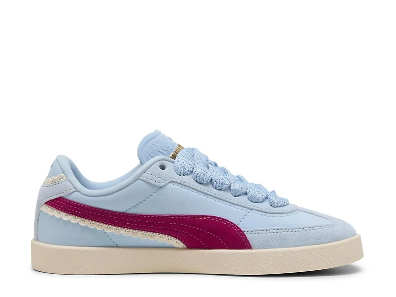 Club II Era Memories Sneaker