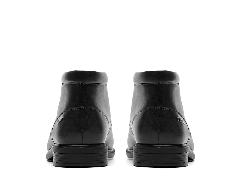 Steadwall Mid Chukka Boot