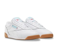 Freestyle Lo Sneaker - Women's