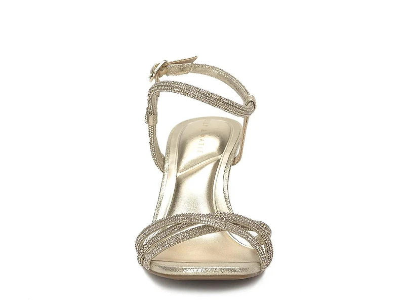 Izzel Sandal
