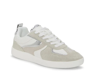 Robyna Sneaker