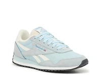 Classic AZ Sneaker