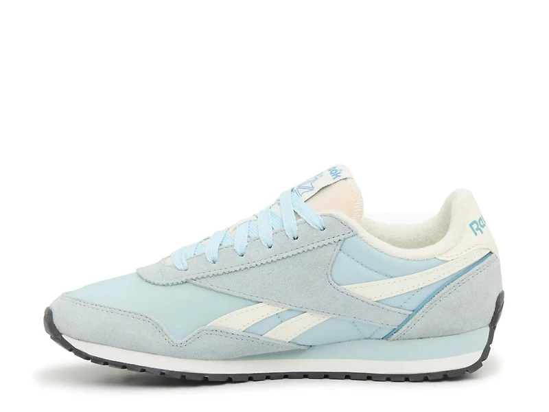 Classic AZ Sneaker