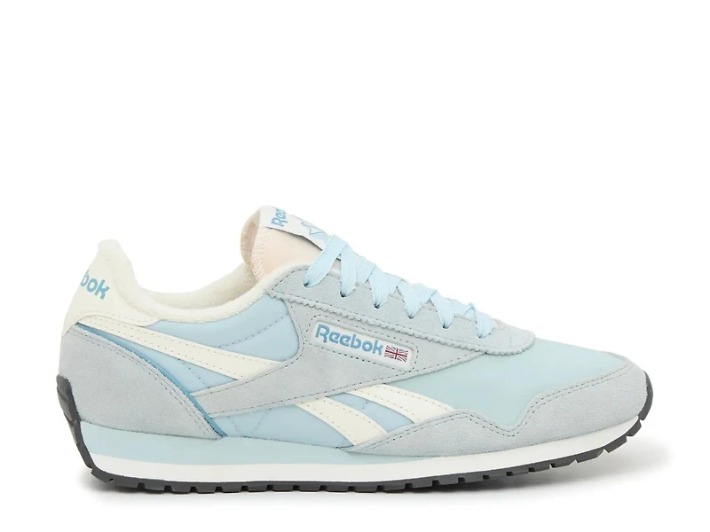 Classic AZ Sneaker