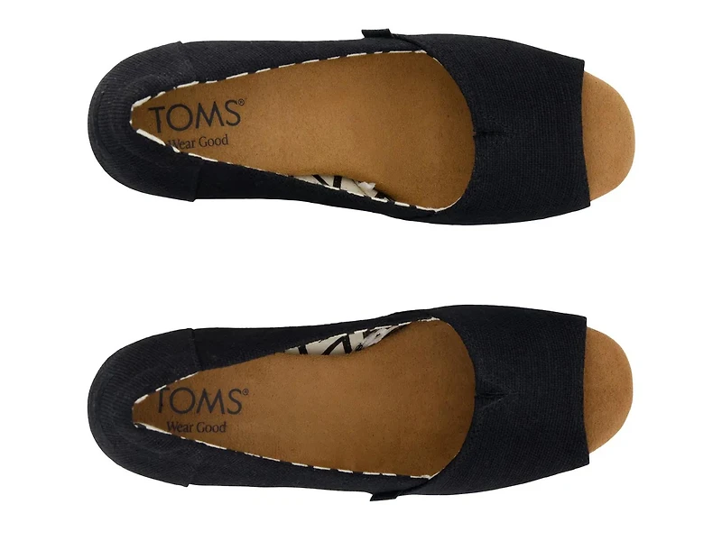 Essential Wedge Sandal