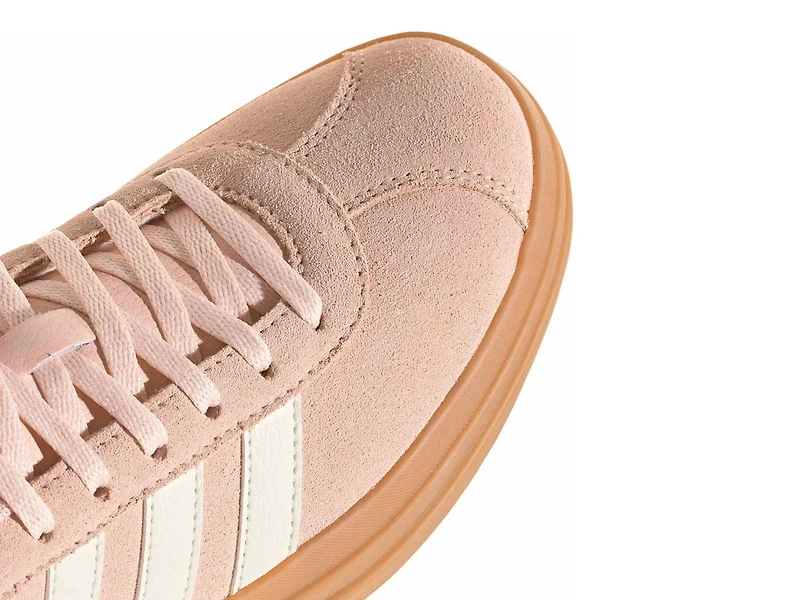 VL Court Bold Sneaker