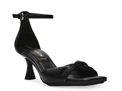 Jessie Sandal