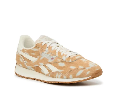 Classic AZ Sneaker - Women's