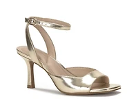 Ianna Sandal