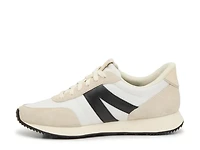 Milan 2 Hands-Free Sneaker