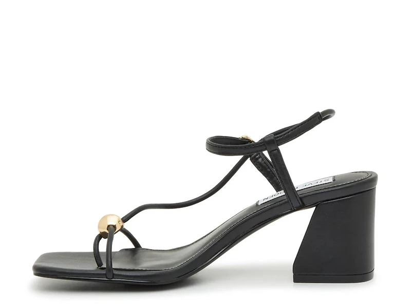 Ariaa Sandal