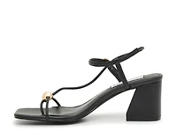 Ariaa Sandal
