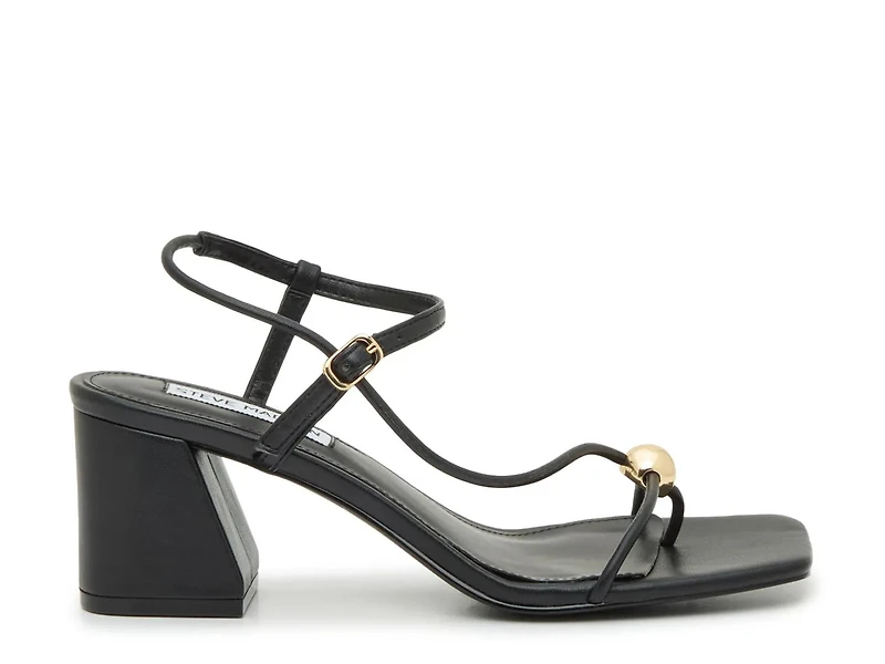 Ariaa Sandal