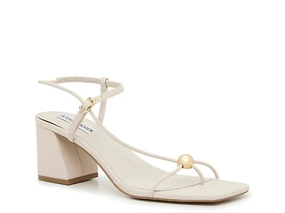 Ariaa Sandal