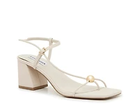 Ariaa Sandal