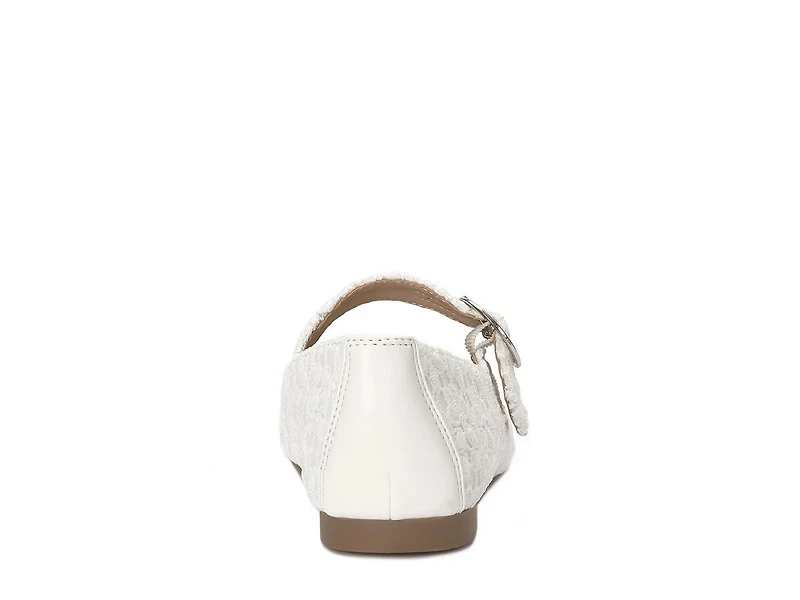 Norissa Mary Jane Flat