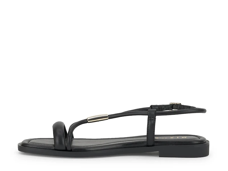Norie Sandal