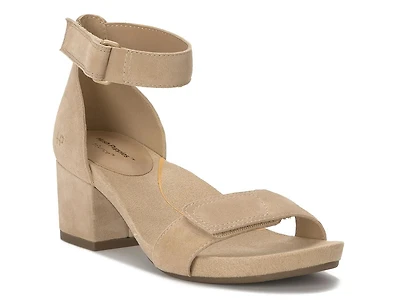 Tari Sandal