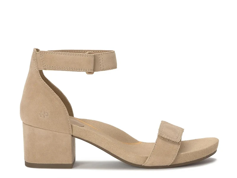 Tari Sandal