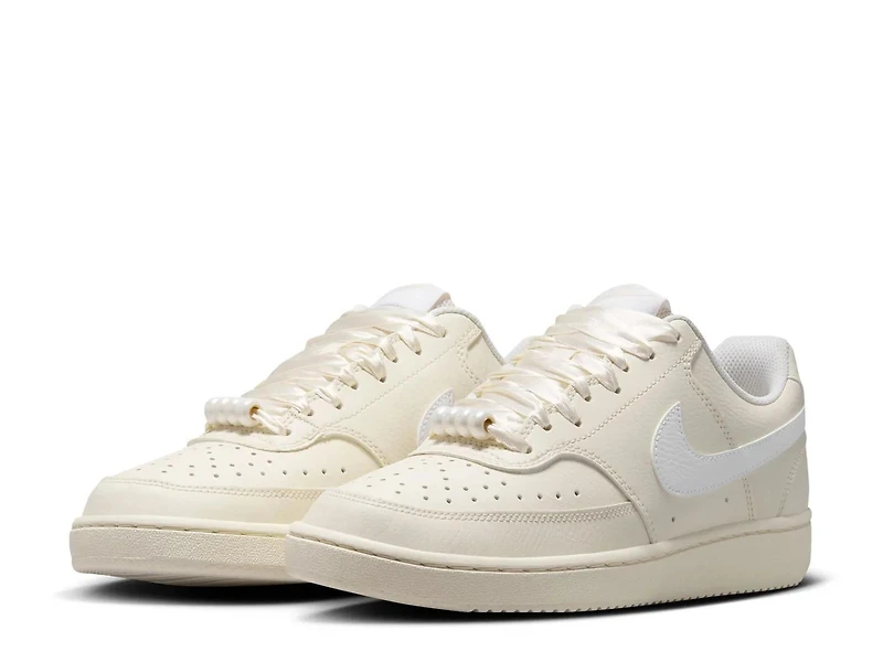 Court Vision Low Sneaker