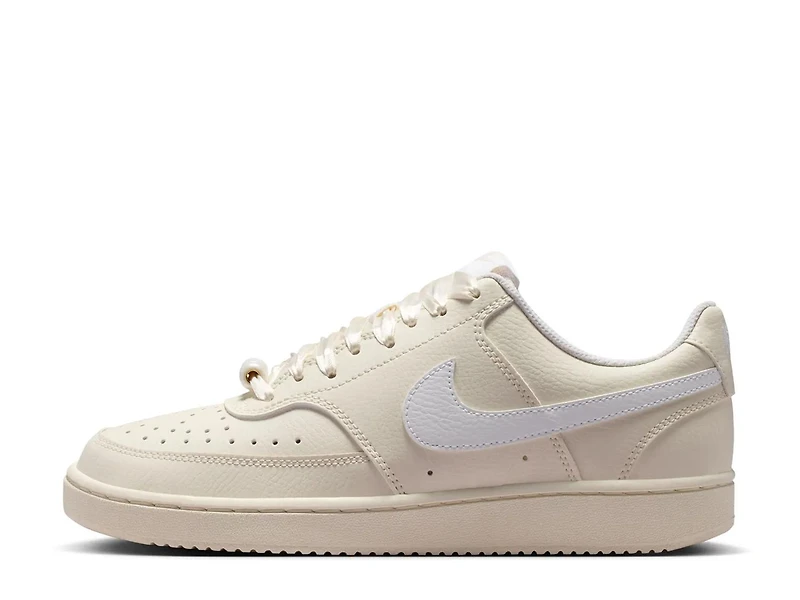 Court Vision Low Sneaker