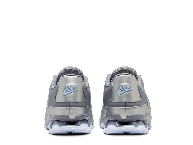 Reax 8 Sneaker - Women's