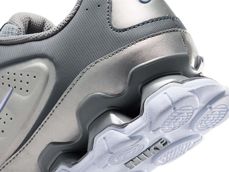 Reax 8 Sneaker - Women's