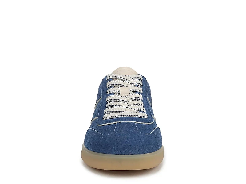 Oasis Sneaker