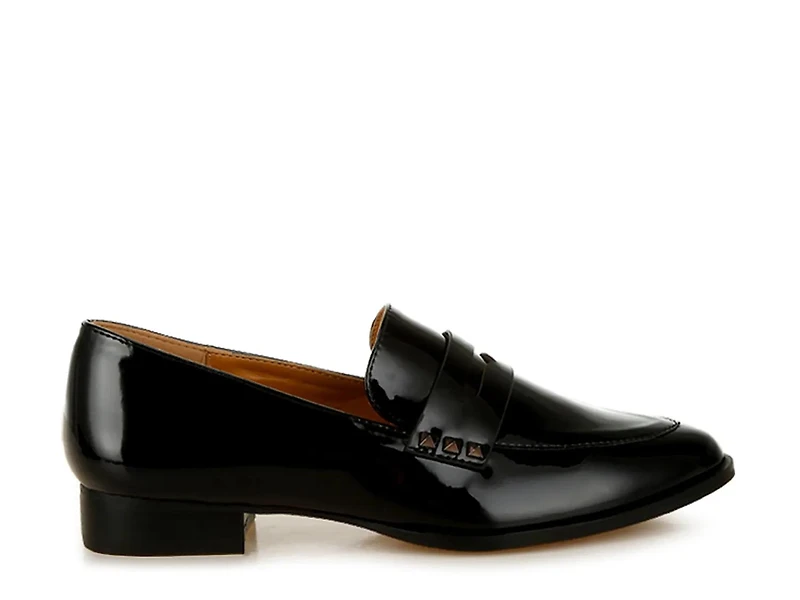 Winged Penny Loafer