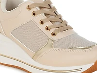 Vespera Sneaker
