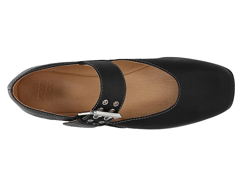 Elvie Mary Jane Flat