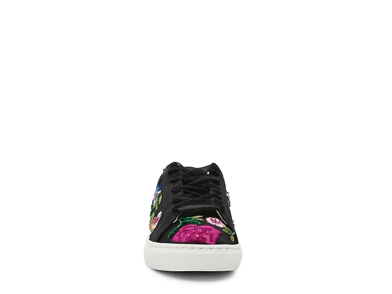 Jayla Sneaker