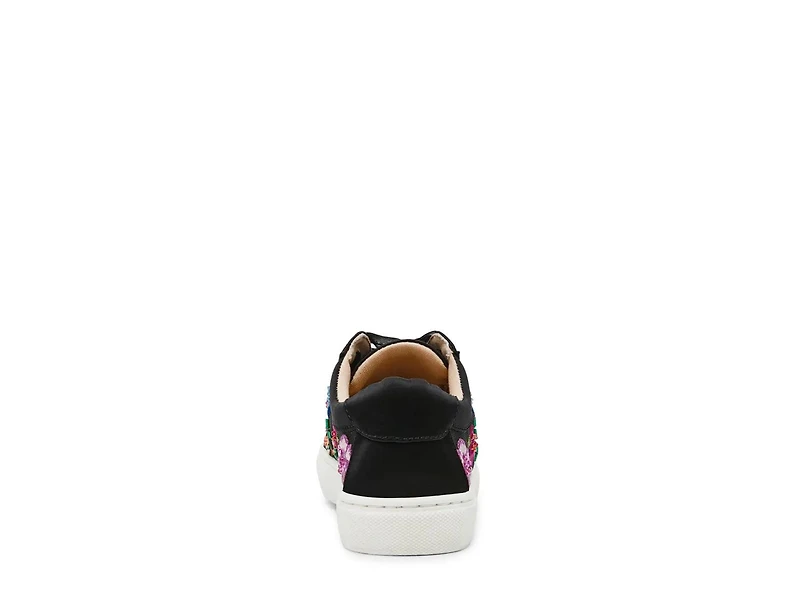 Jayla Sneaker
