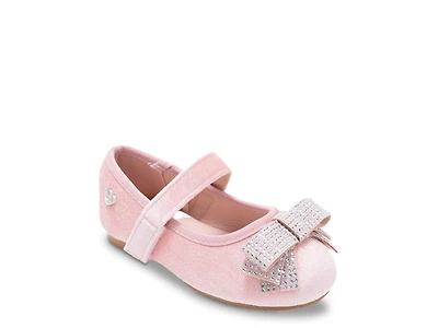 Giselle Mary Jane Flat