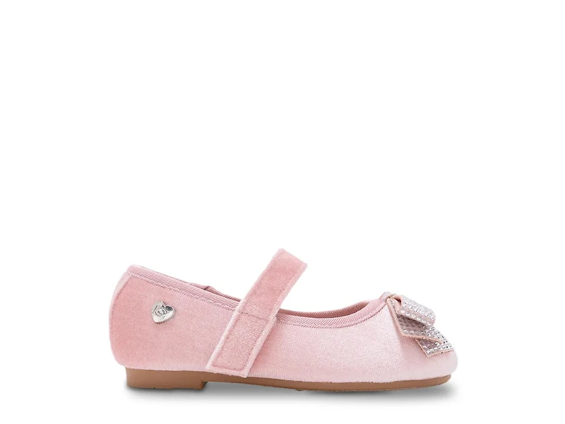 Giselle Mary Jane Flat