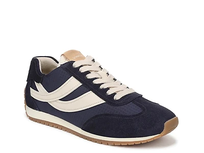 Oasis Runner Sneaker