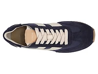 Oasis Runner Sneaker